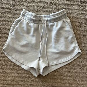 H&M beige cream sweat shorts - XS